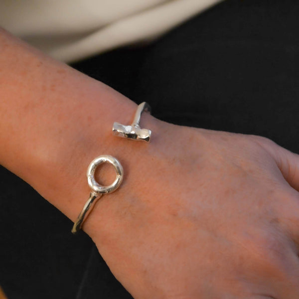 T bar bracelet