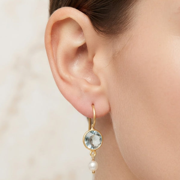 Mini-huggy earrings with pearls