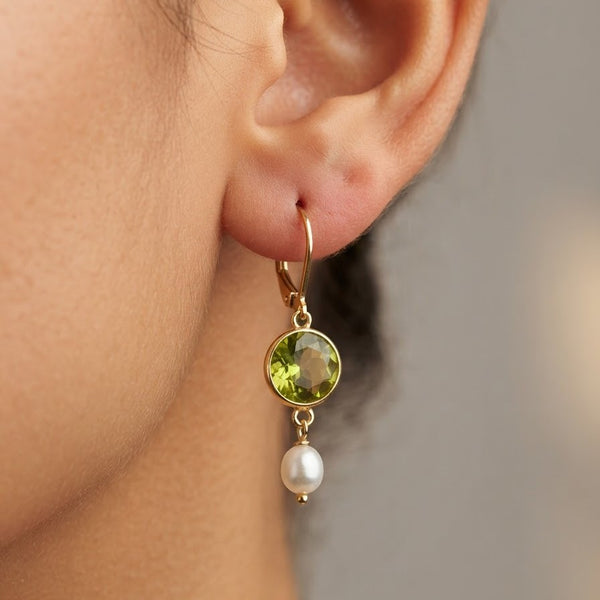 Mini-huggy earrings with pearls