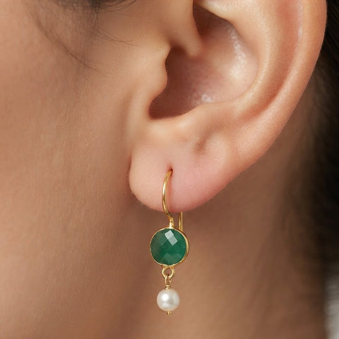 Mini-huggy earrings with pearls