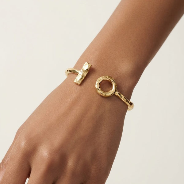 T bar bracelet