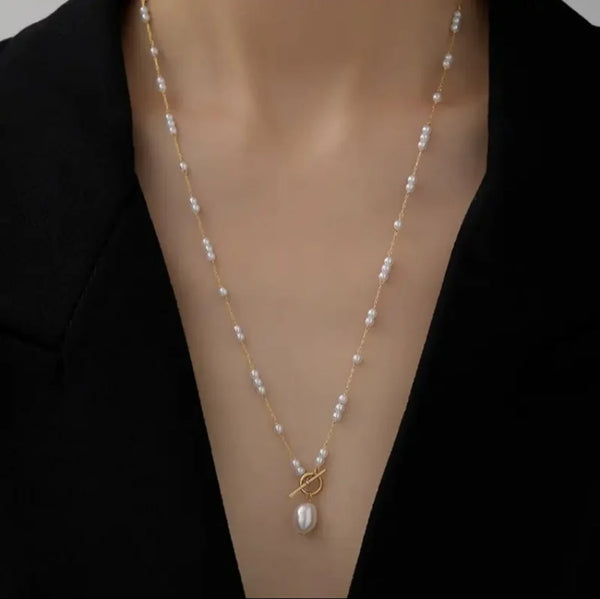 Delicate T bar pearl necklace