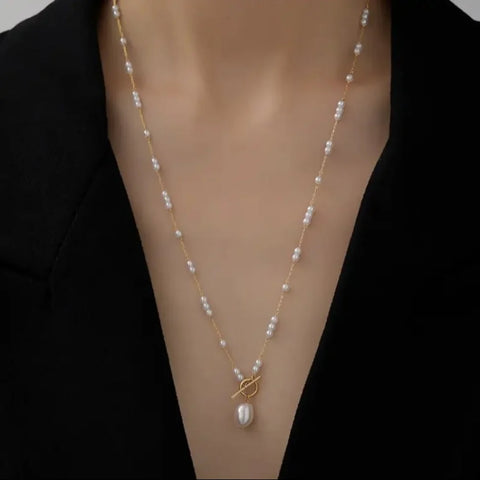 Delicate T bar pearl necklace