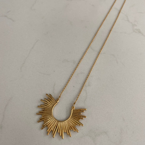 Semi star necklace
